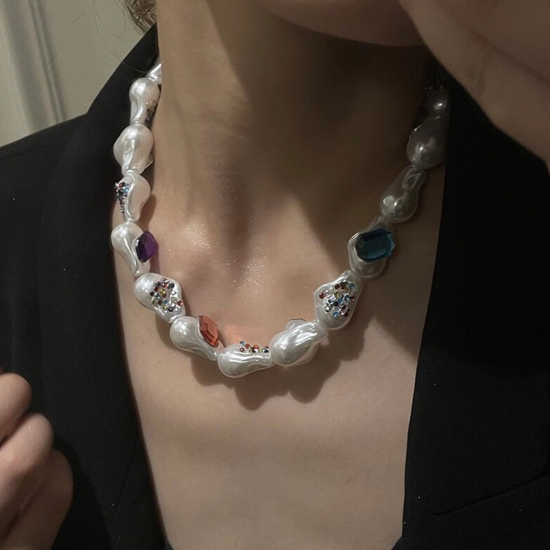 Shaped pearl necklace