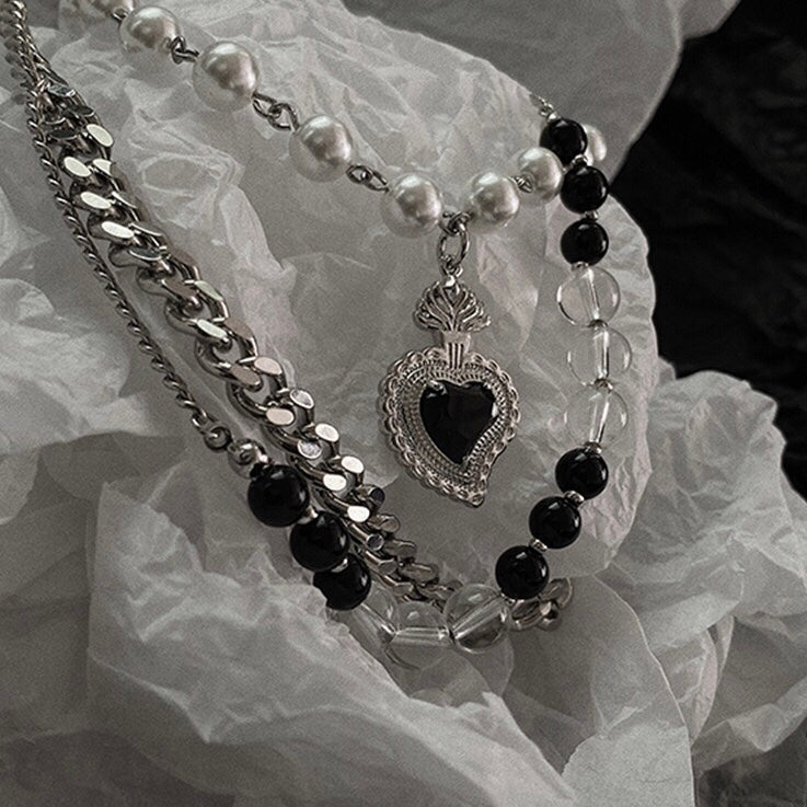 Beaded Cool Black Heart Necklace with Pearl