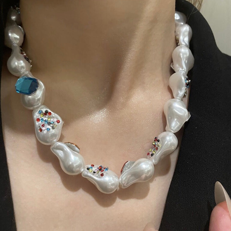 Shaped pearl necklace