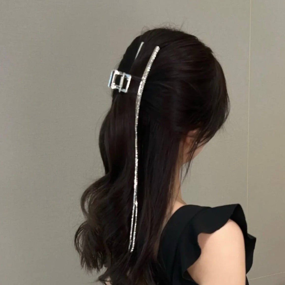 Curve Tassel Diamond Claw Clip