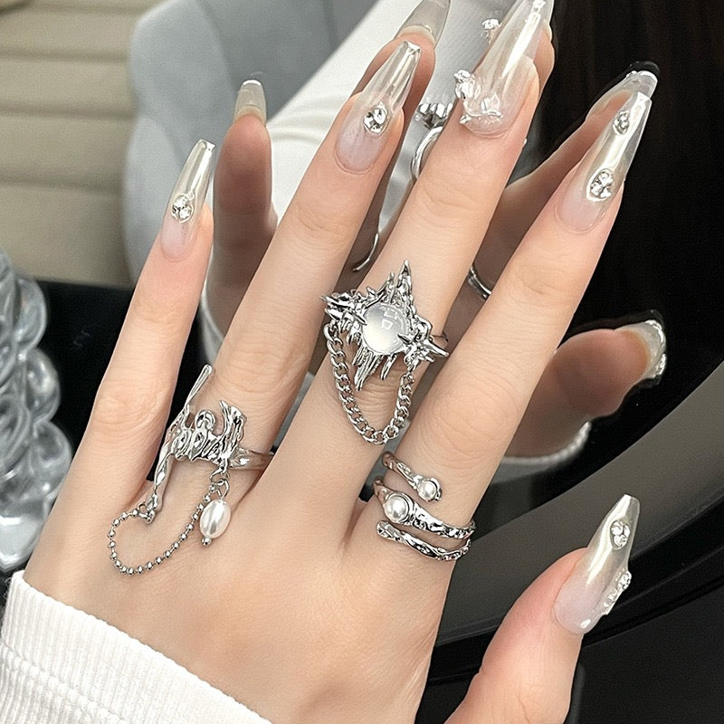 (Buy 1 Get 3) Queen of Power Featured Chain Ring Set