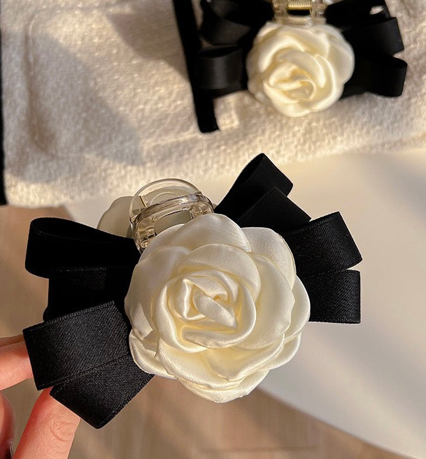 Camellia White and Black Claw Clip