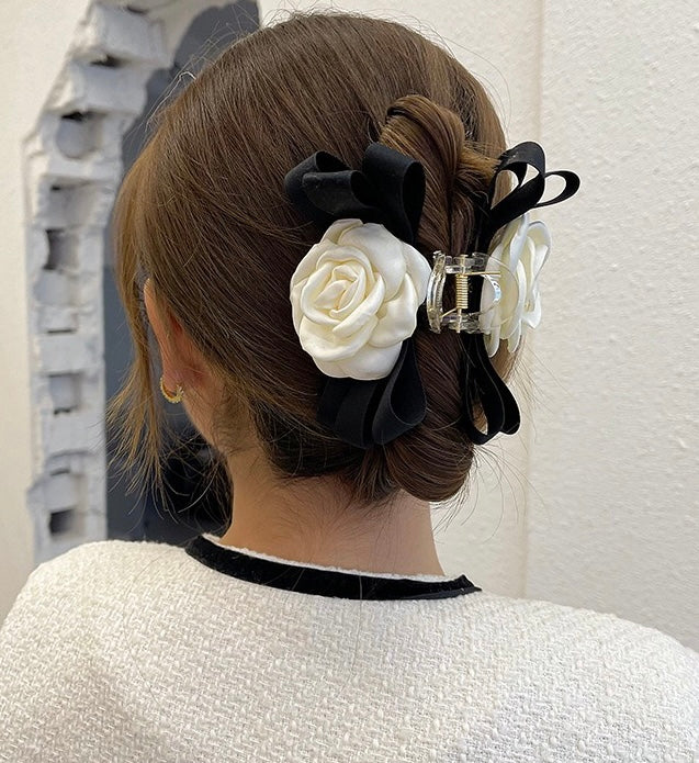 Camellia White and Black Claw Clip