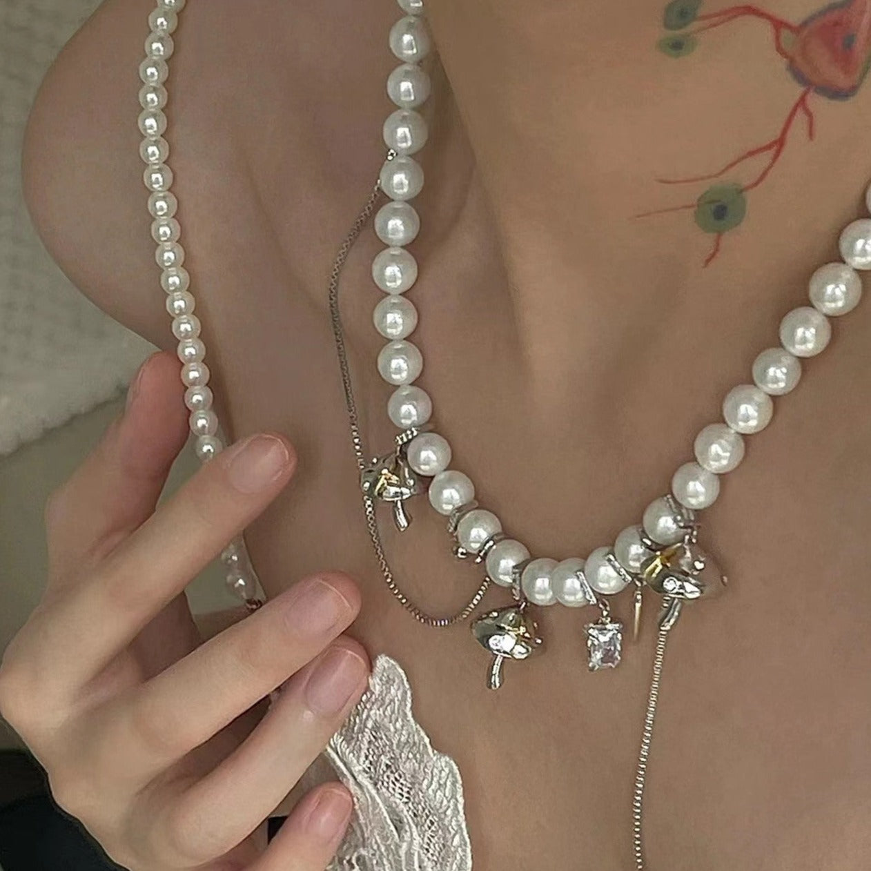 Baroque Style Glowing Pearl Necklace