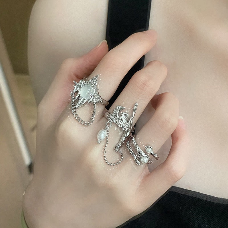 (Buy 1 Get 3) Queen of Power Featured Chain Ring Set