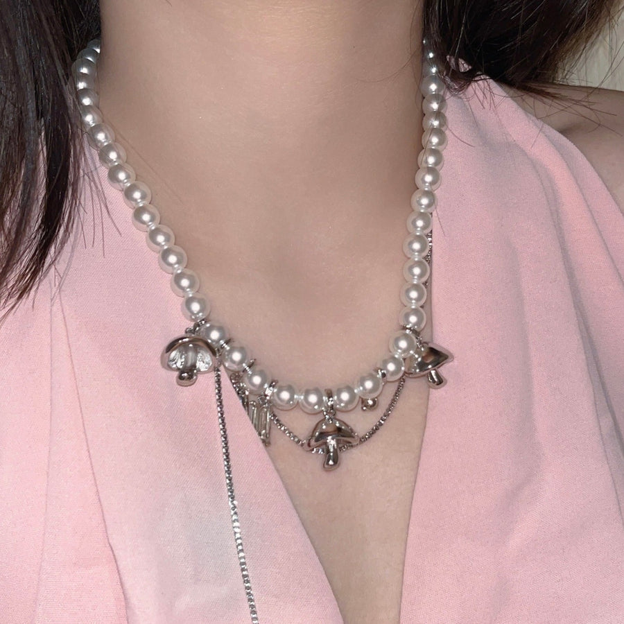 Baroque Style Glowing Pearl Necklace
