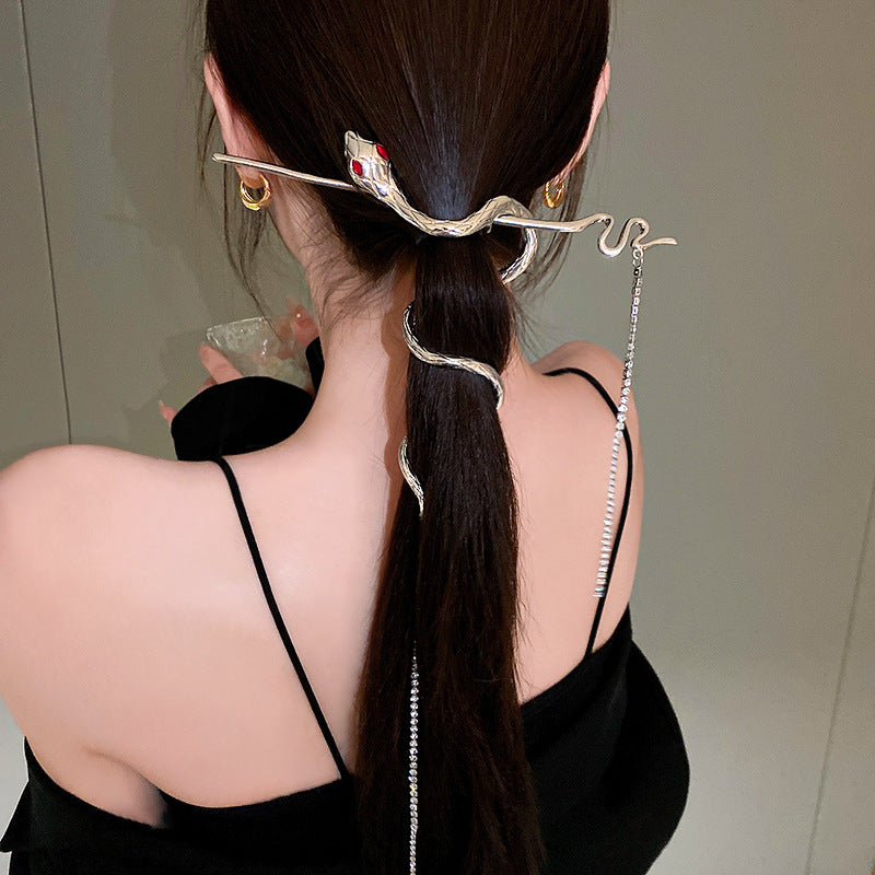 Snake shaped diamond fringed headdress hairpin