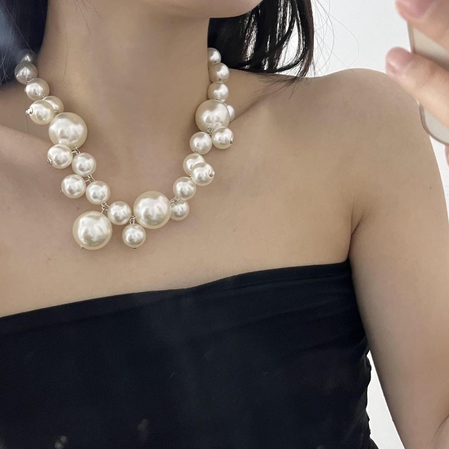 Baroque style pearl necklace