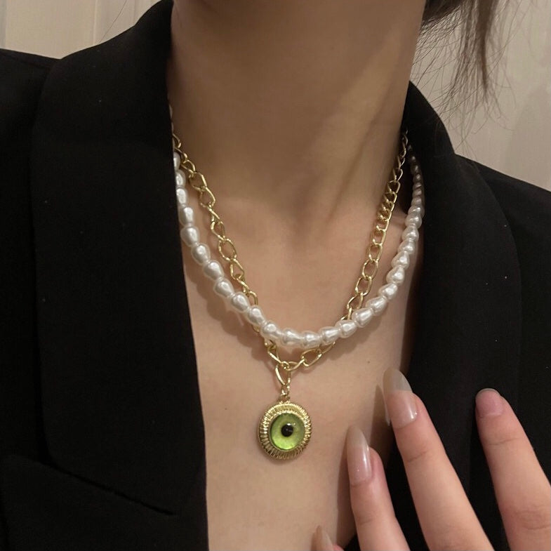 Boho-chic Y2K Pearl Necklace with Eye Pendant