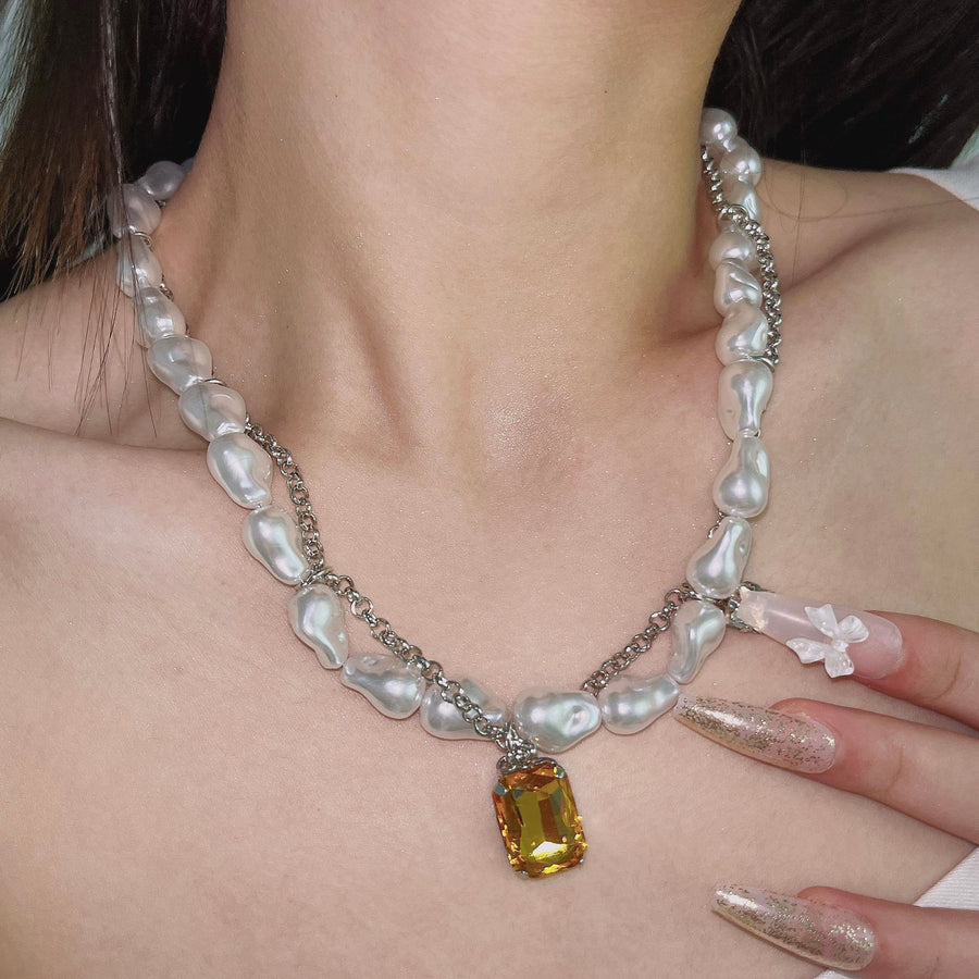 Shaped Pearl Necklace with Yellow Square Dimond